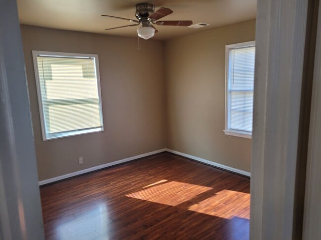 Front Bedroom - 115 Thomas Blvd