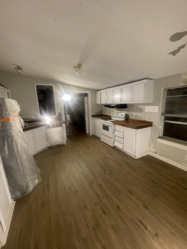 Foto del edificio - 15505 parrot Ln