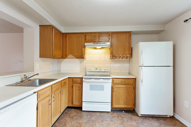 Building Photo - 6072 Rock Glen Dr