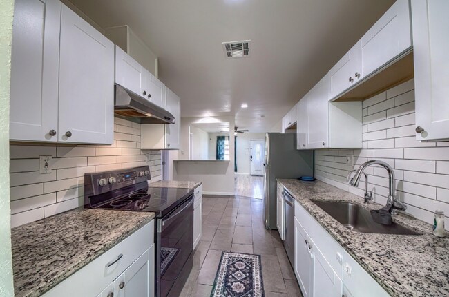 Foto del edificio - 4906 Melvin Dr