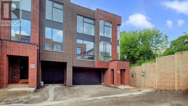 Building Photo - 61 Desiree Pl