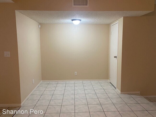 Building Photo - 2 br, 2.5 bath House - 806 Pepperwood Lane