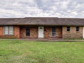 Building Photo - 2400 Brookridge Dr