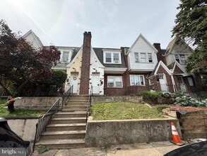 Building Photo - 4018 Chippendale Ave