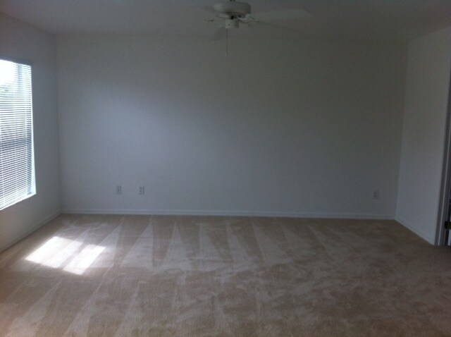 Building Photo - Spacious 3 bedroom 2 bath home with Den!