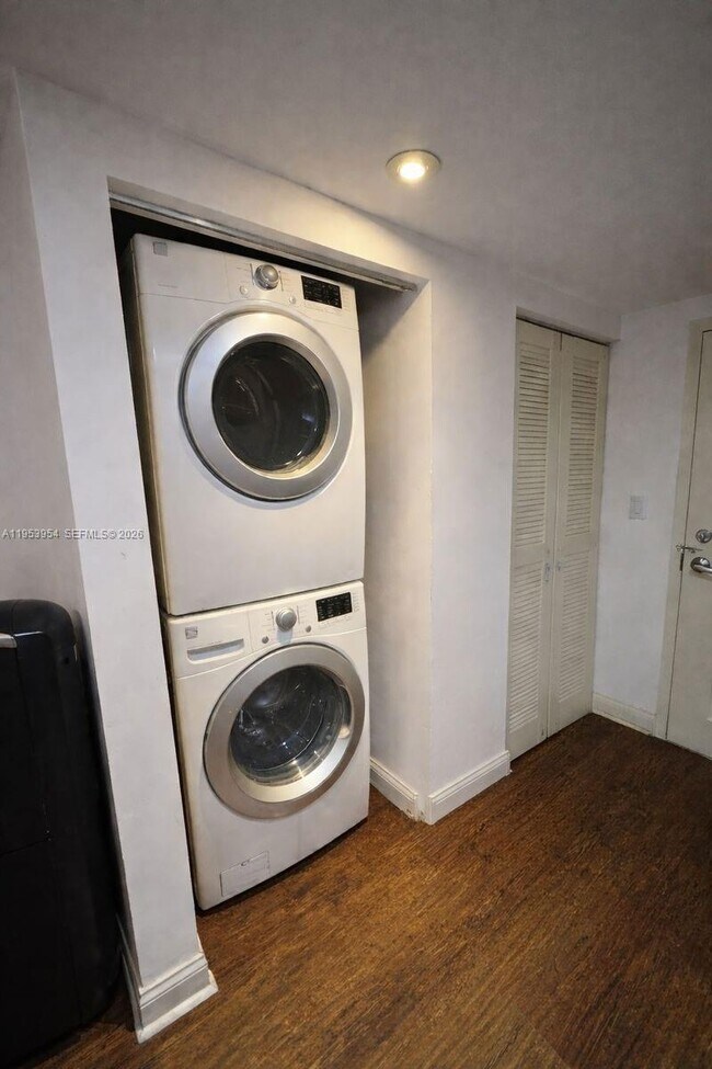 Foto del edificio - 111 E Flagler St