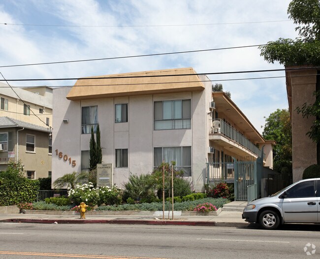 Building Photo - 16015 Vanowen St