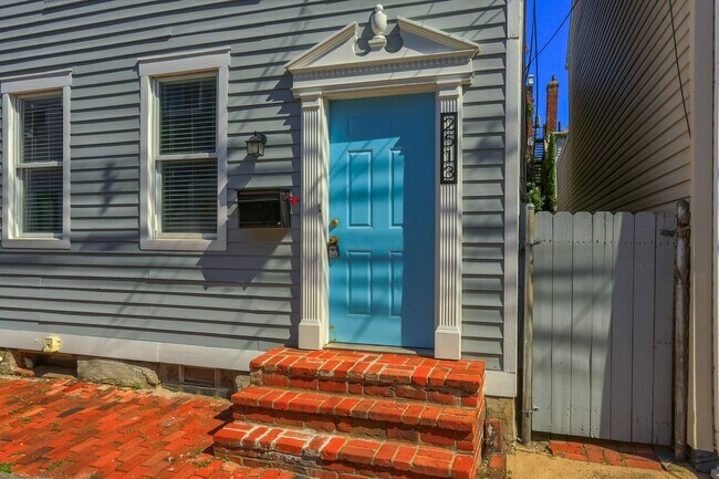 Building Photo - Modern 2-Bedroom, 3-Bath Home with Elegant...