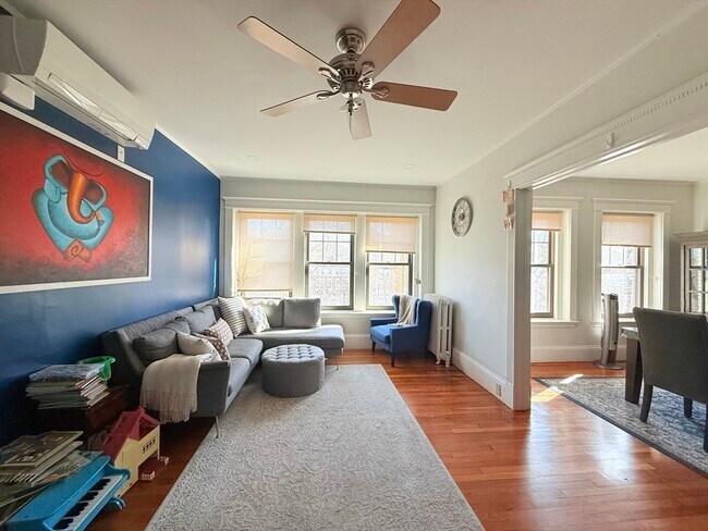Foto del edificio - 1584 Beacon St