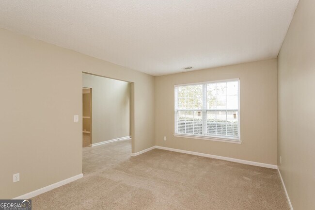 Foto del edificio - 230 Redding Ridge