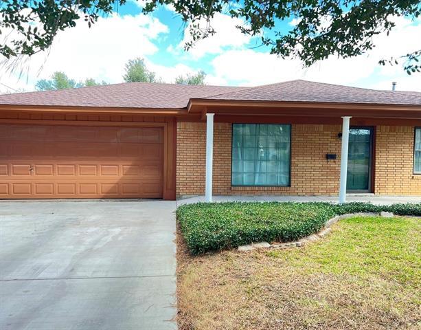 Building Photo - 209 Red Bird Ln