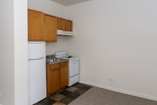 Foto del edificio - 3957 W Irving Park Rd