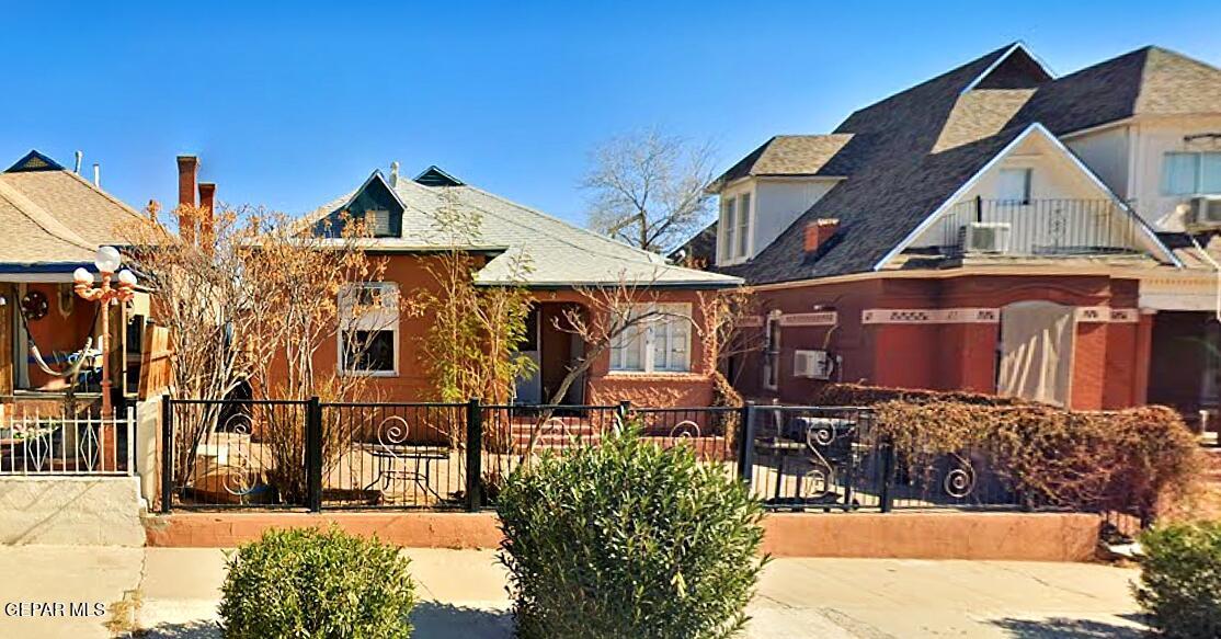 Foto principal - 1114 N El Paso St