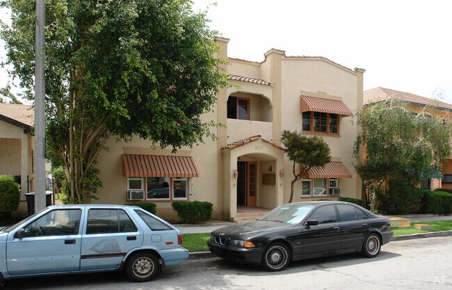 Building Photo - 220 E Valencia Ave