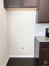 Building Photo - 4703 Giordano Dr
