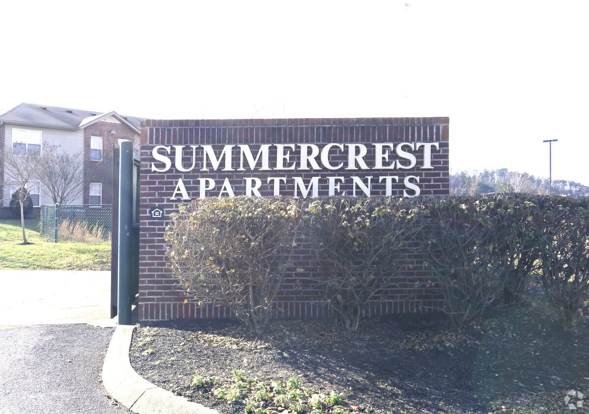 Summercrest Apartments 3930 Summercrest Way Knoxville, TN