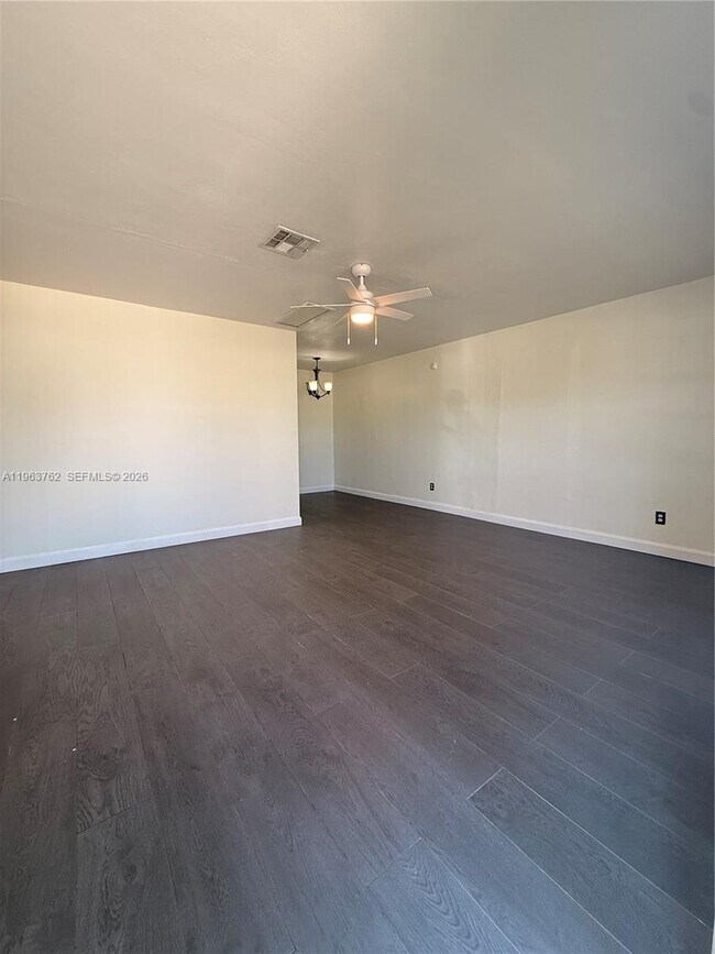 Foto del edificio - 5230 SW 116th Ave