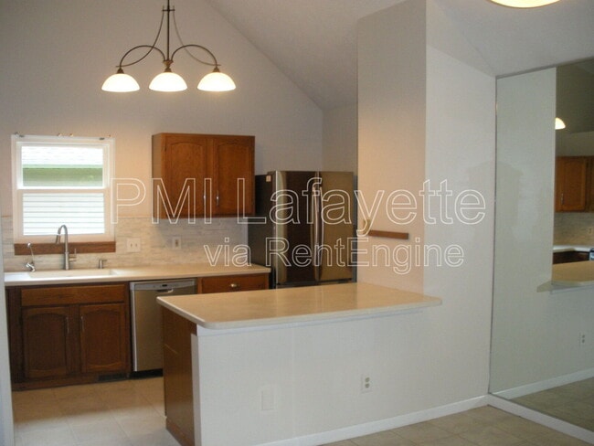 Building Photo - 210 Windy Hill Dr