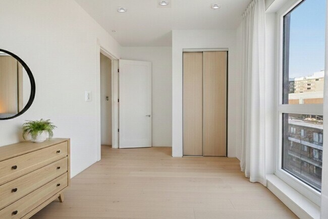 Foto del edificio - 1066 Commonwealth Ave