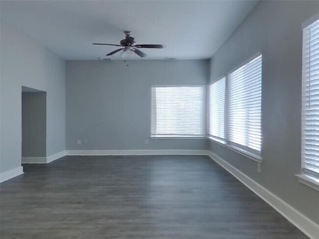 Building Photo - 15839 S Alley Ct