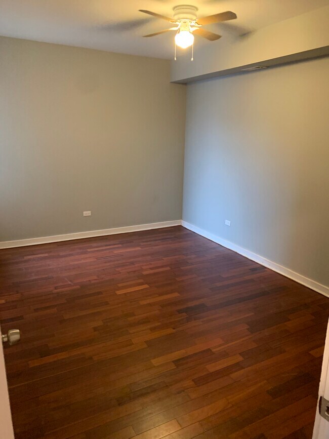 Foto del edificio - 6045 S Eberhart Ave