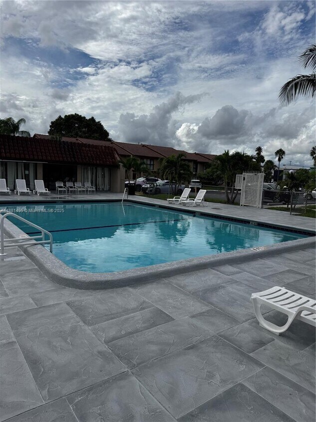 Foto principal - 4866 Sheridan St