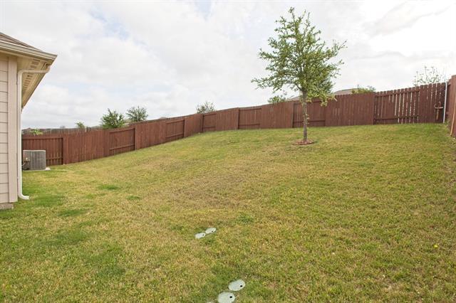 Building Photo - 1829 Persimmon Dr