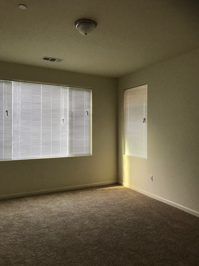 Building Photo - Apply now to schedule viewing.