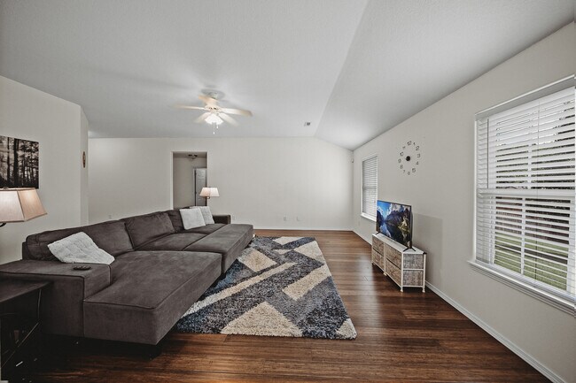 Building Photo - 2167 Sweetwater Ranch Ave