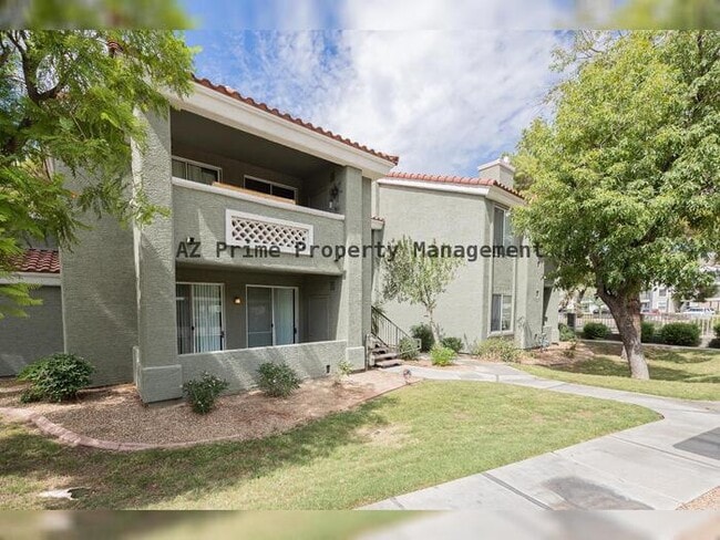 Building Photo - 2929 W Yorkshire Dr