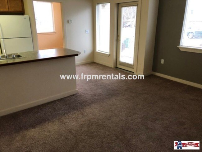 Foto del edificio - SUPER CUTE 1 Bed1 Bath W/D Included