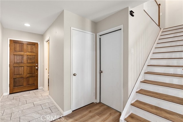 Foto del edificio - 235 E Foothill Blvd