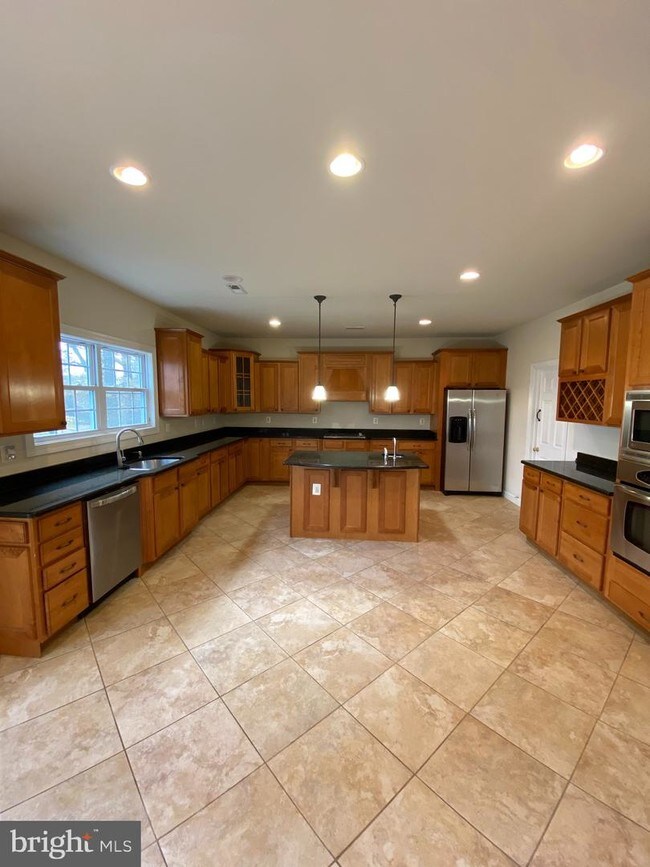 Foto del edificio - 8327 Yorkshire Ln