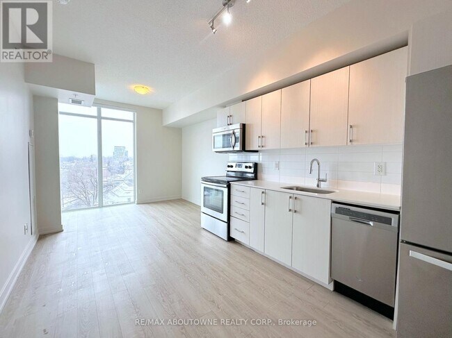 Photo du bâtiment - 763 Woodbine Ave