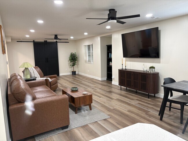 Foto del edificio - 1177 Marinwood Ave
