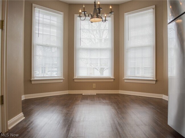 Foto del edificio - 9647 Market St