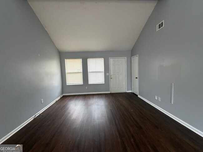 Foto del edificio - 804 Emerald Forest Cir SW