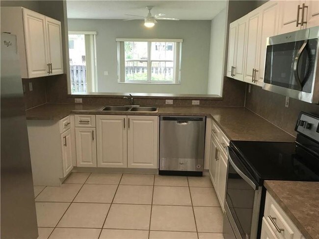 Building Photo - 7780 S Southwood Cir