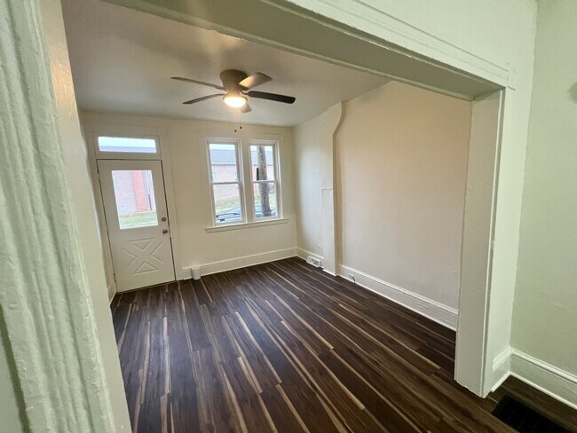 Foto del edificio - 462 S Christian St