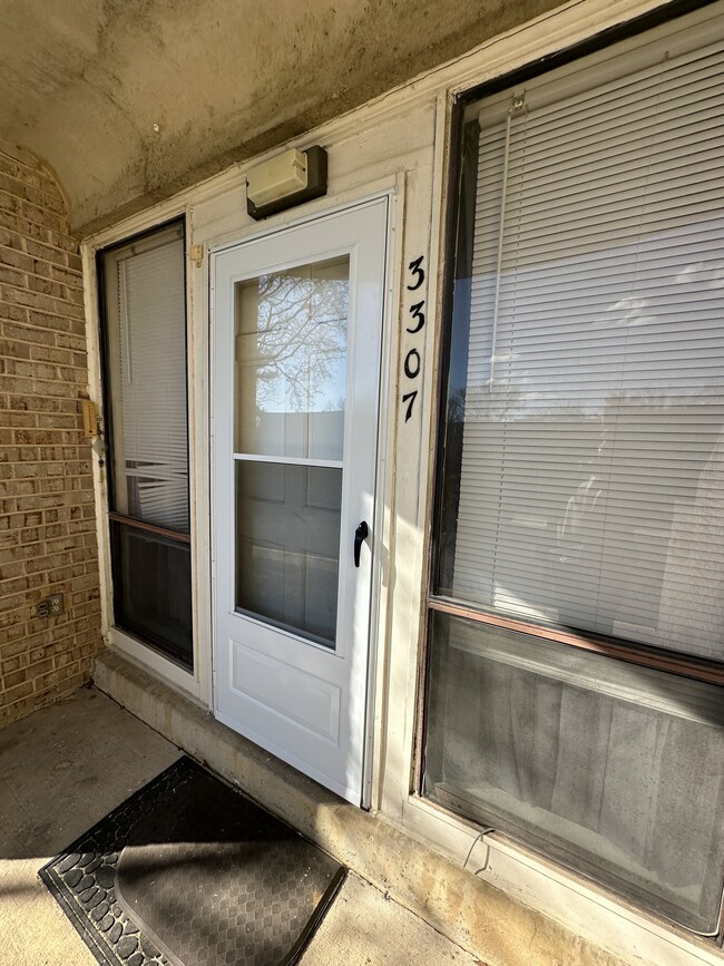 Back Exit Door - 3307 Huntley Square Dr