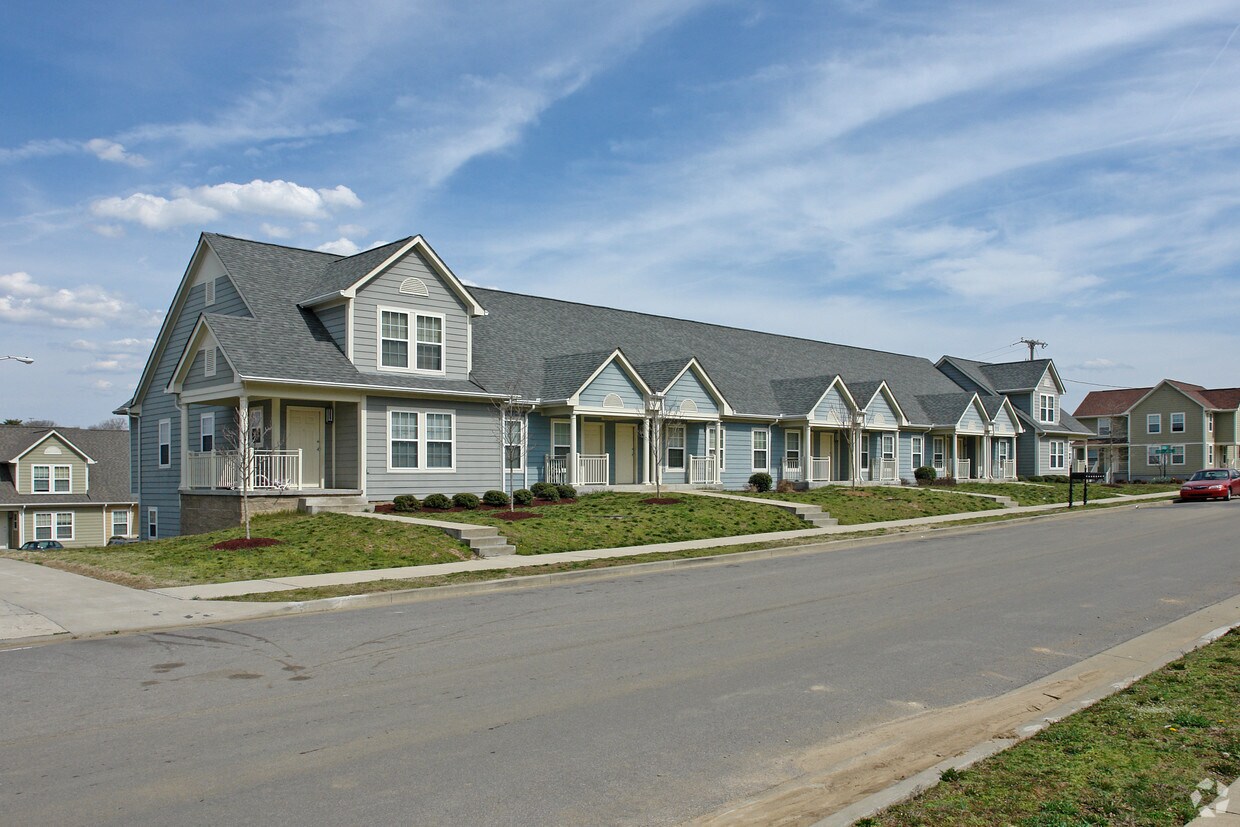 Foto principal - 3657-3671 Georgia Ct