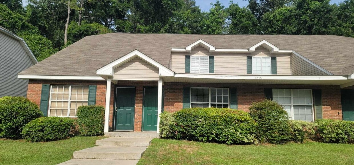 Primary Photo - 2525 Hartsfield Rd