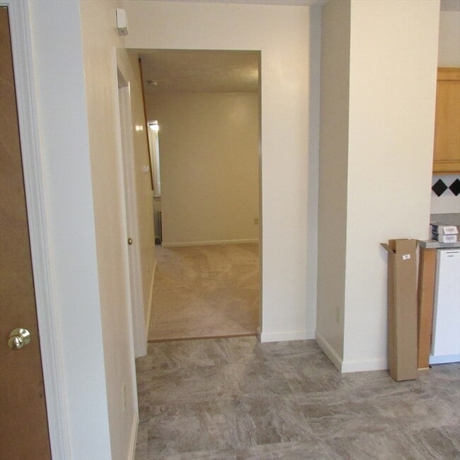 Building Photo - 25 Greystone St