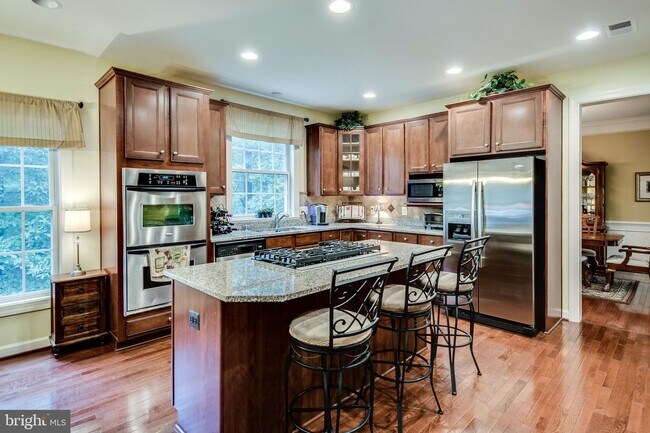 Building Photo - 43366 Hollybank Pl