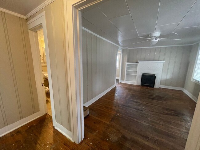 Foto del edificio - Simply the BEST! Adorable 1 Bedroom/1 Bath...