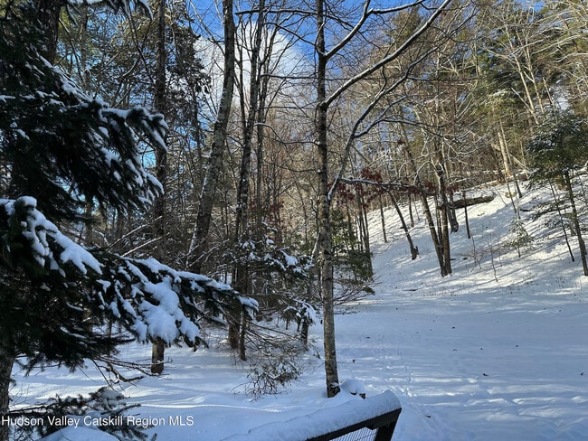 Building Photo - 180 Yerry Hill Rd