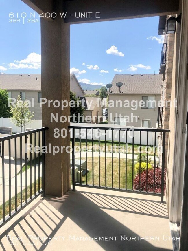 Building Photo - Charming condo- now available!