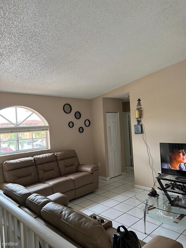 Building Photo - 3 br, 2 bath Condo - 7818 W 34th Ln