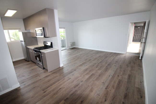 Building Photo - 6536 La Mirada Ave