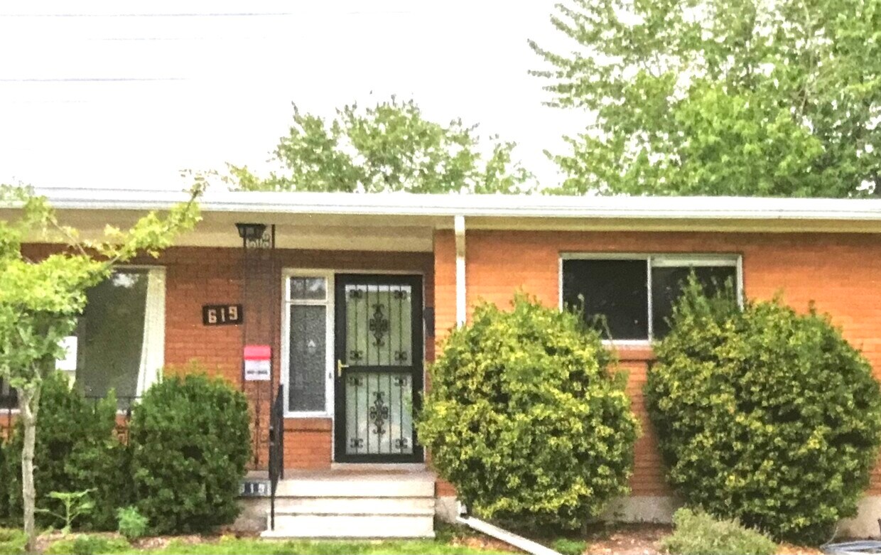 Primary Photo - 619 Colorado St W